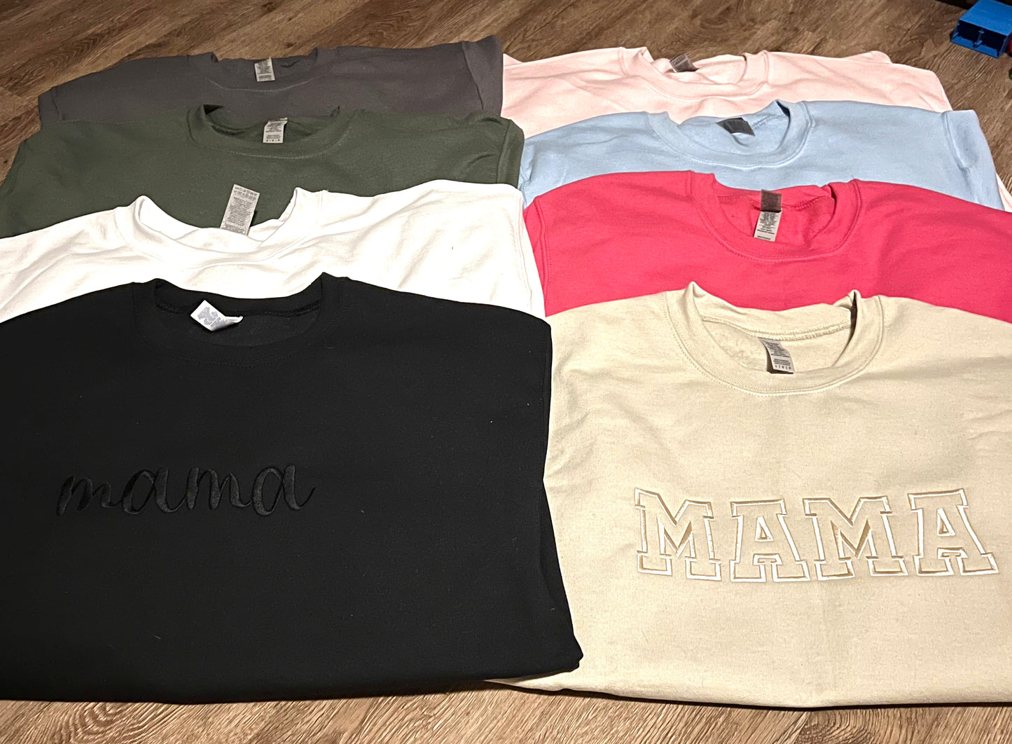 Mama Cursive Crewneck