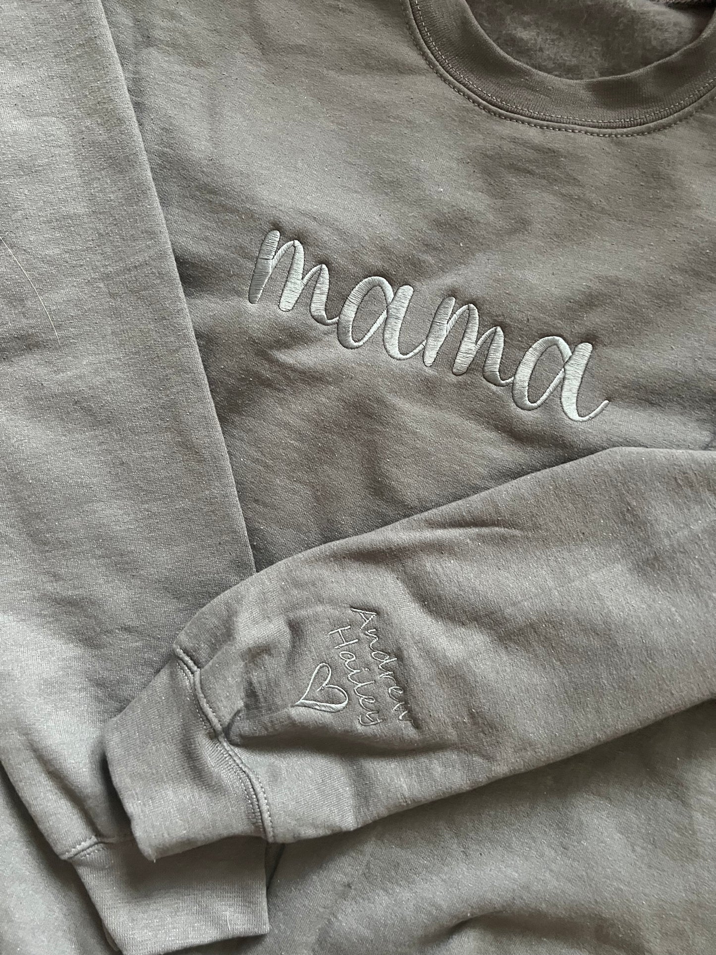 Mama Cursive Crewneck w/ Names